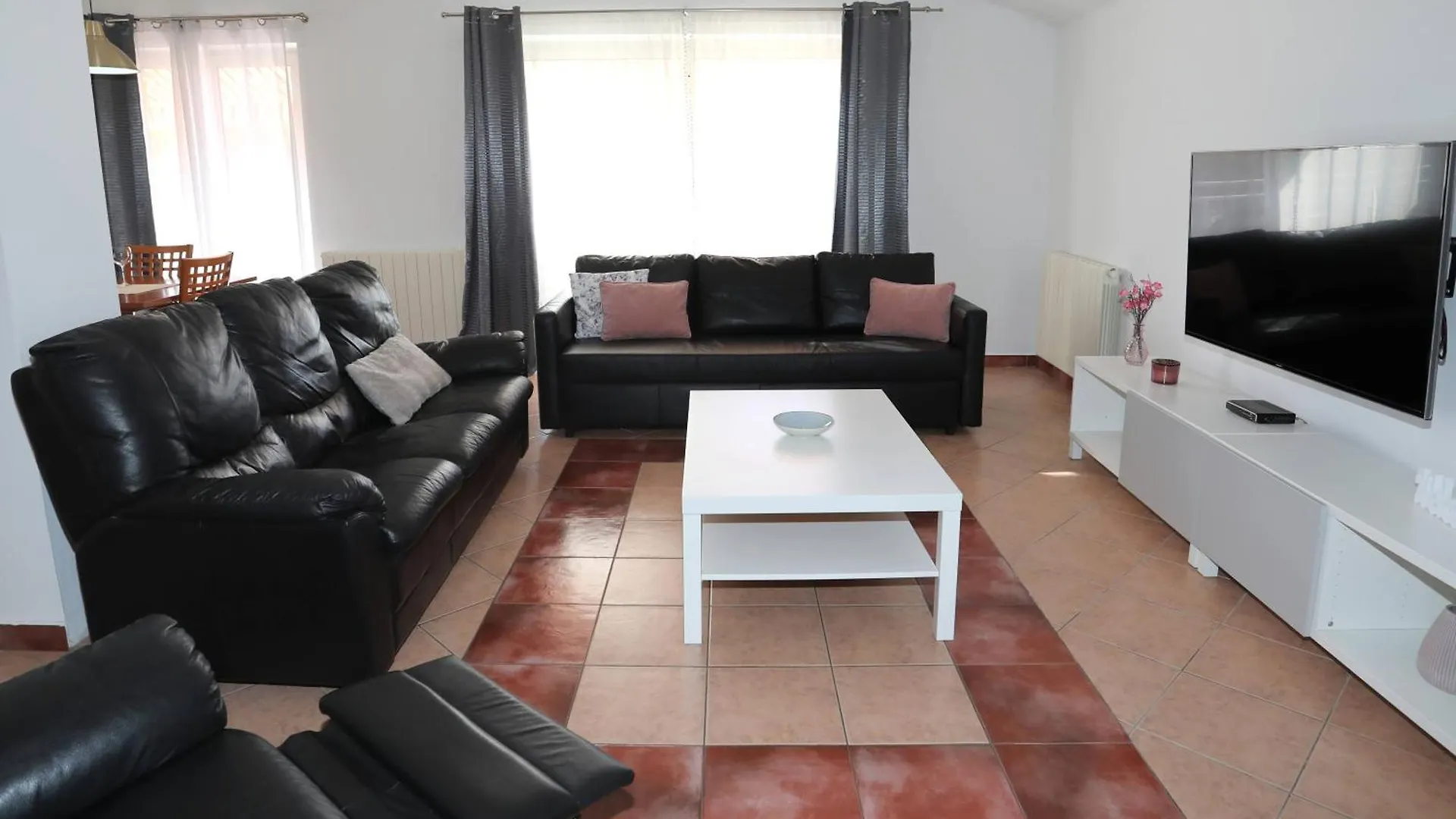 Apartman Debora Sa Privatnim Bazenom 普拉 克罗地亚