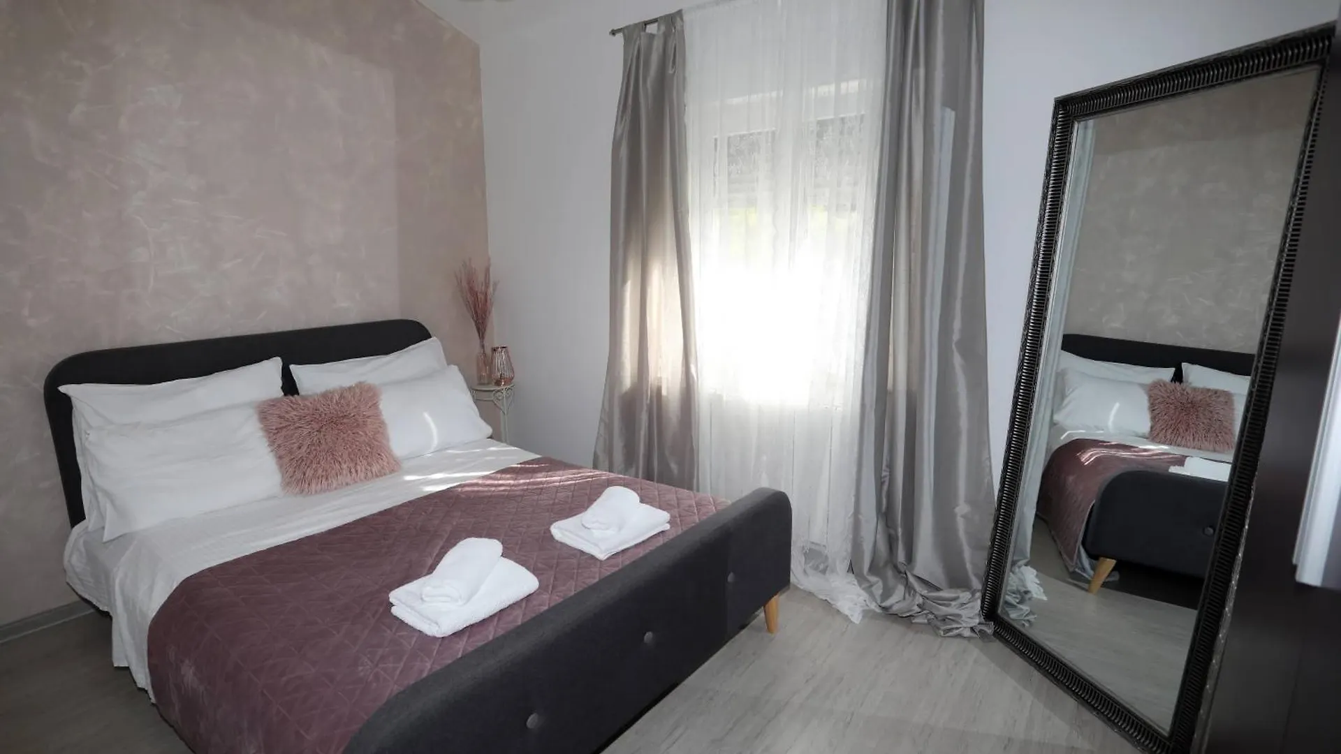 公寓 Apartman Debora Sa Privatnim Bazenom 普拉