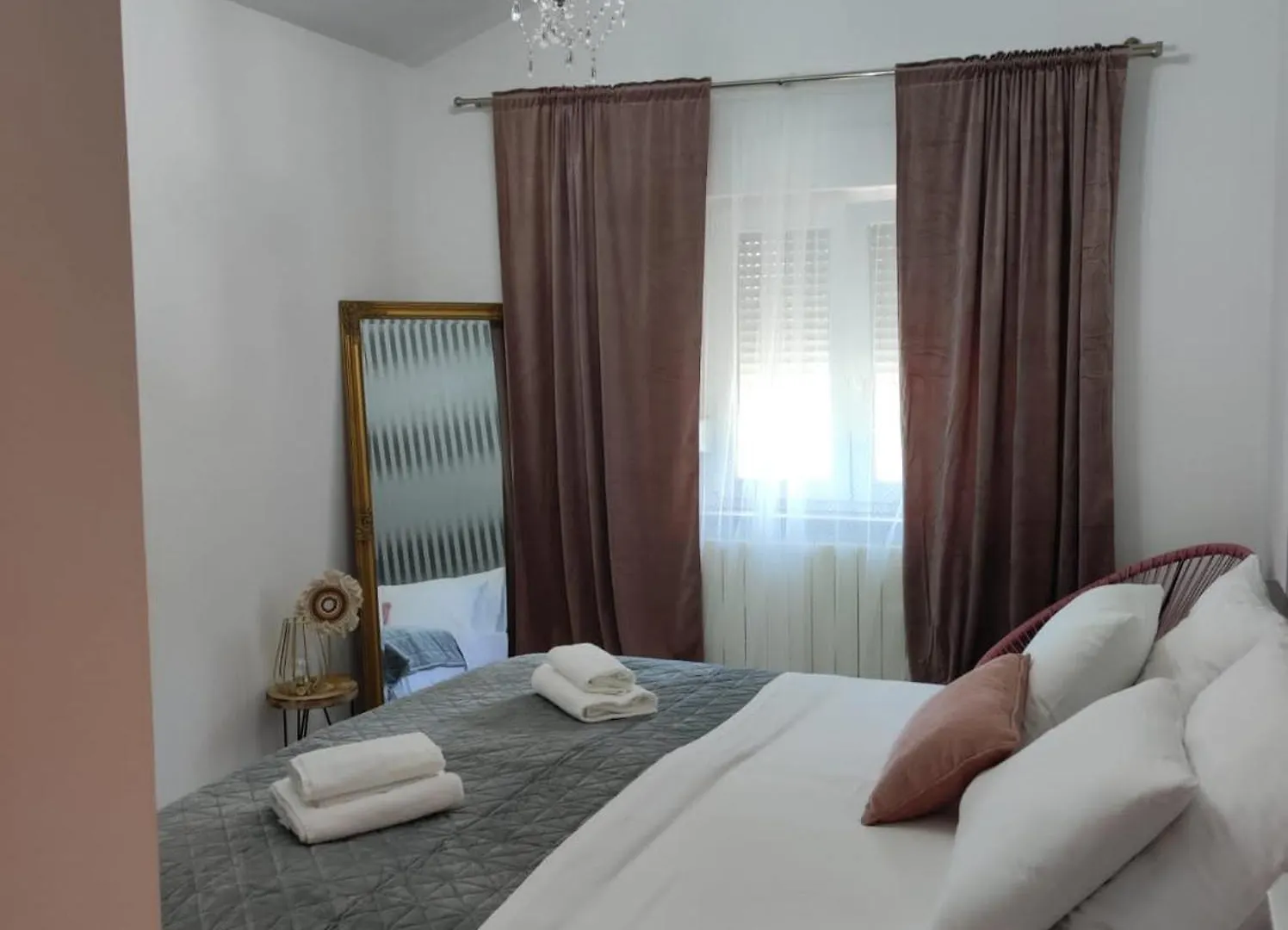 Apartman Debora Sa Privatnim Bazenom Pula 0*,