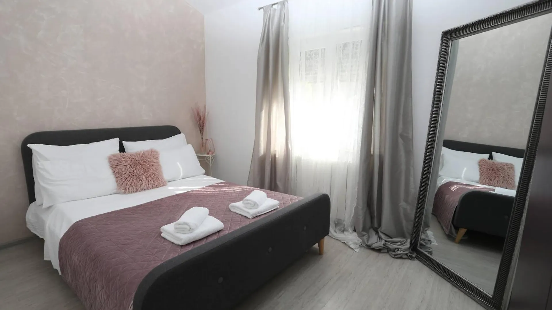 Apartman Debora Sa Privatnim Bazenom Pula Apartment
