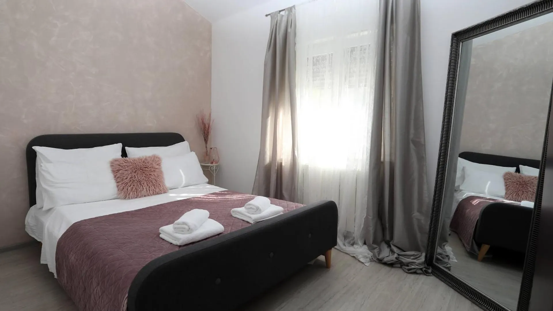 Apartment Apartman Debora Sa Privatnim Bazenom Pula