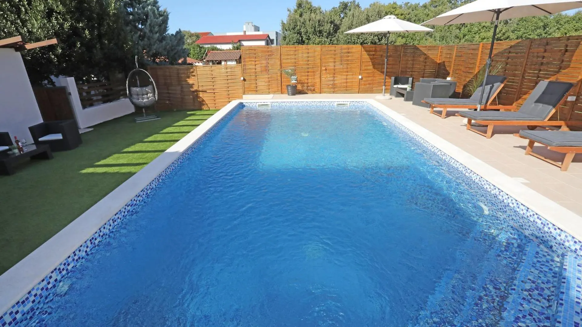 Apartman Debora Sa Privatnim Bazenom Pula 0*,