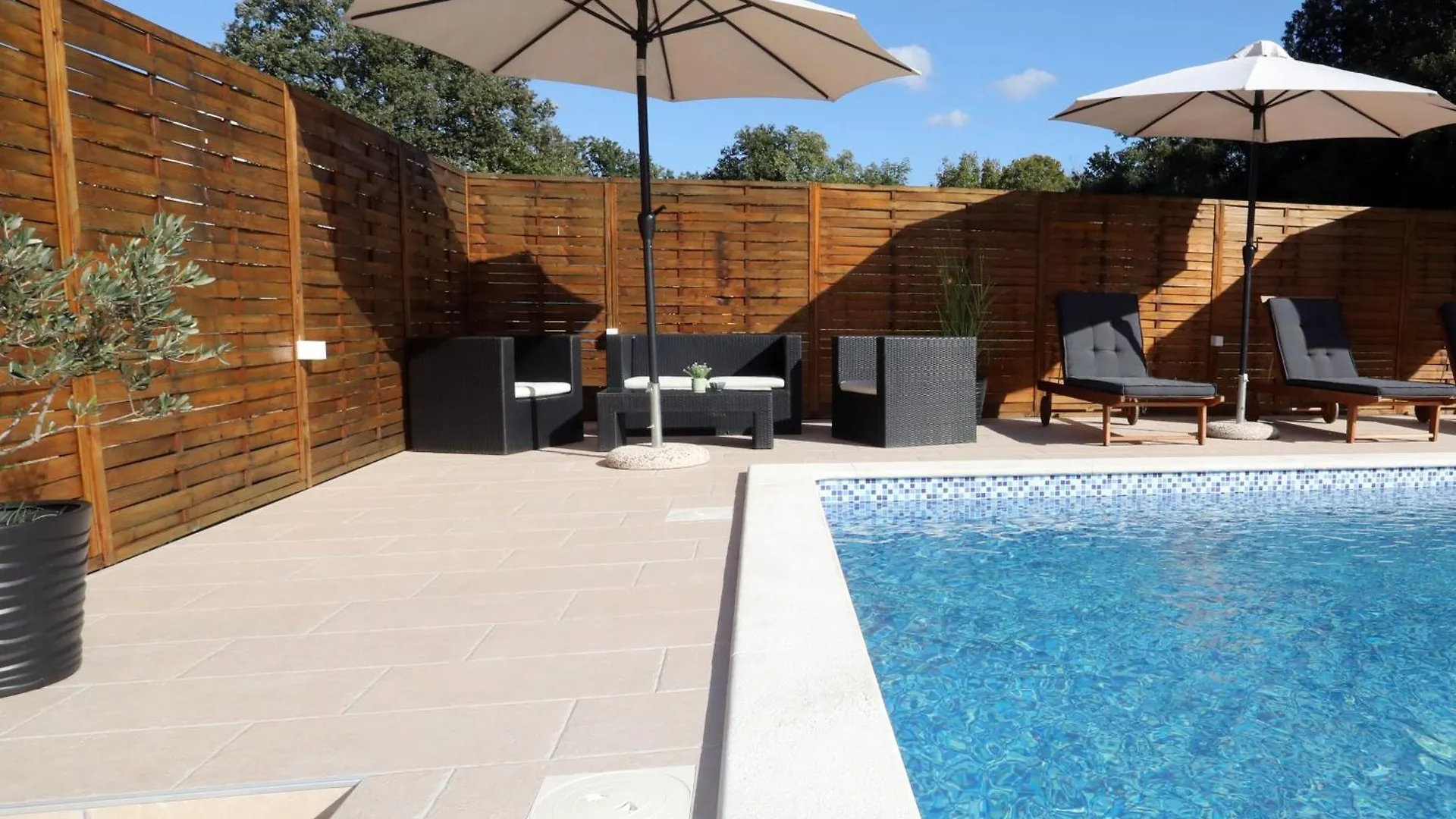 Apartman Debora Sa Privatnim Bazenom Pula Apartment