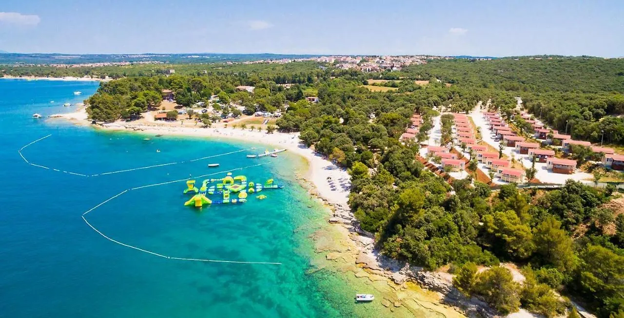 Apartman Debora Sa Privatnim Bazenom Pula 0*,
