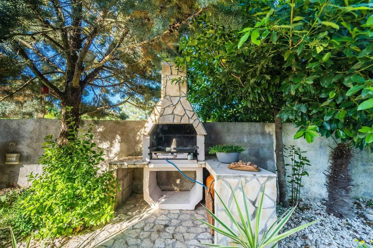 Apartman Debora Sa Privatnim Bazenom Pula Apartment